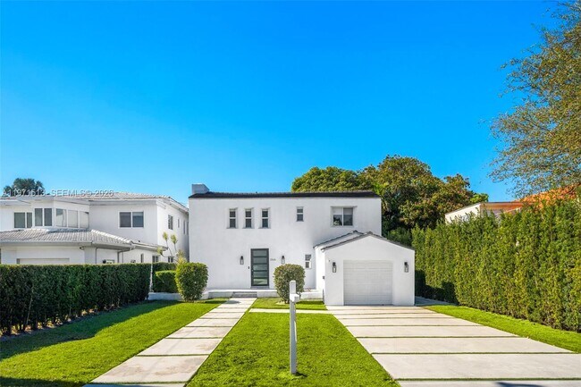 Foto del edificio - 3166 Royal Palm Ave