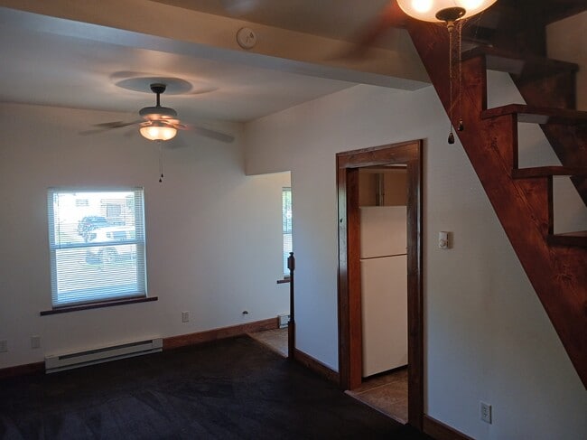 Building Photo - 367 S Vine St
