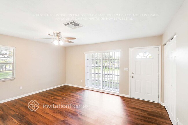 Foto del edificio - 6960 Treehaven Dr