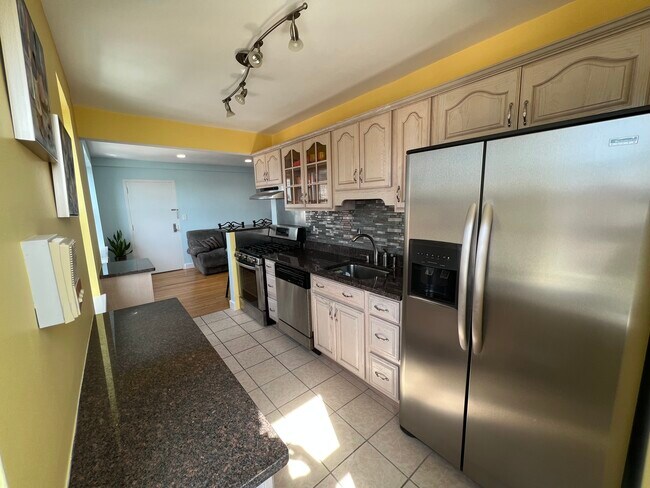 Cocina - 145 Farragut Rd