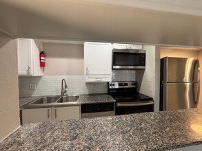 Building Photo - 2010 Estrada Pkwy