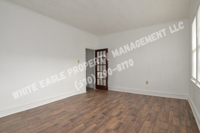 Foto del edificio - 208 Olyphant Ct