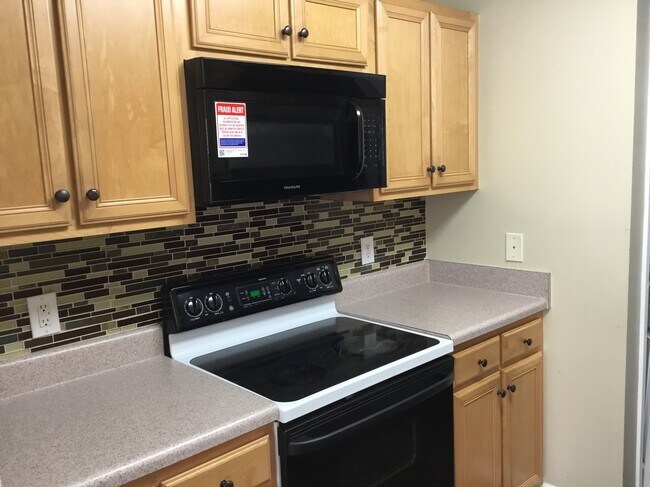 Foto del edificio - 6032 Evans Mill Rd