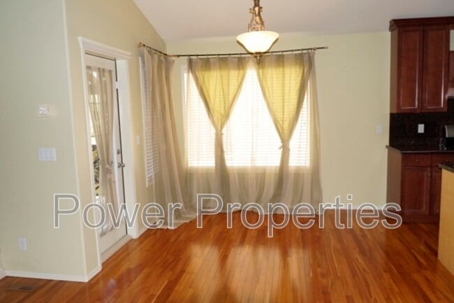 Building Photo - 138 Discovery Ridge Blvd SW