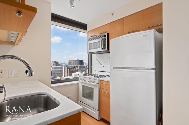 Building Photo - 0 bedroom in NEW YORK NY 10018
