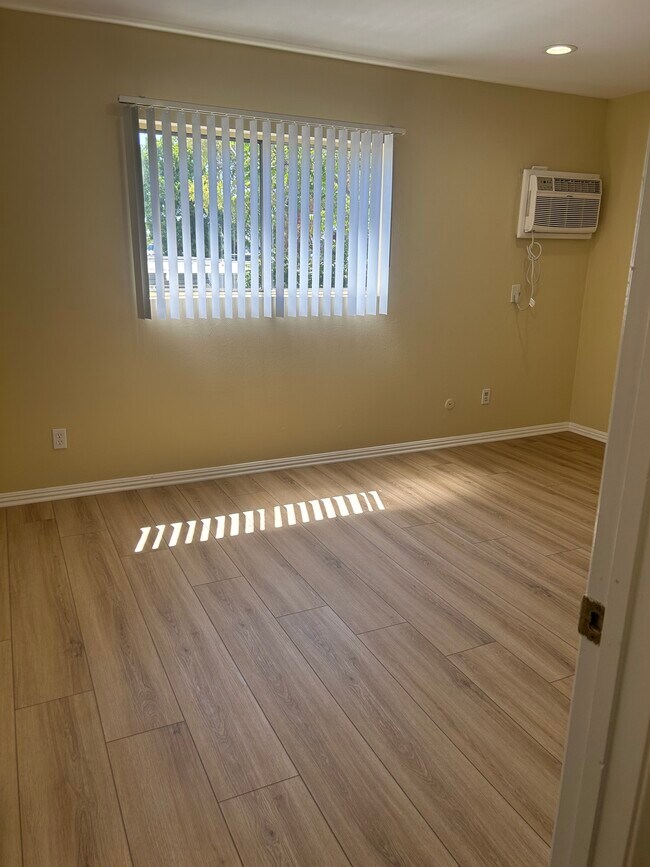 Foto del edificio - 18650 Hatteras St