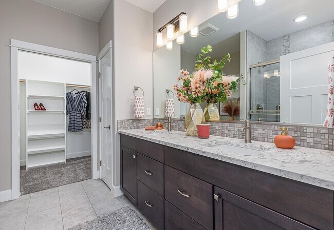 Foto del edificio - 2555 Bella Coola Ln