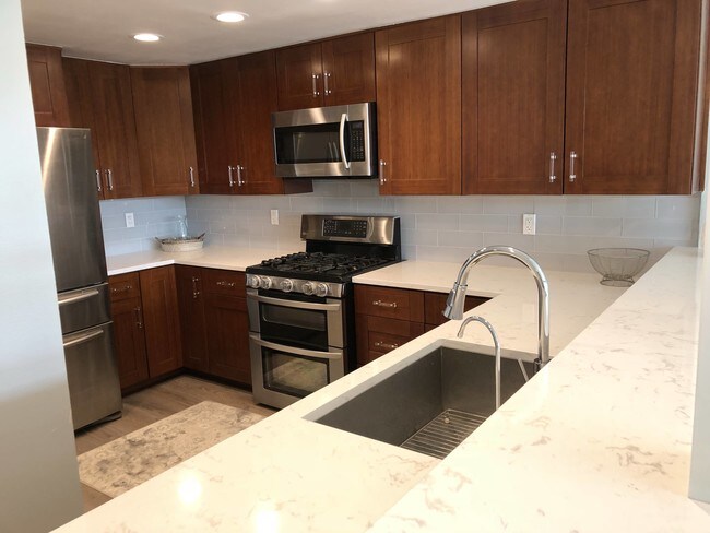 Foto del edificio - 736 Gould Ave