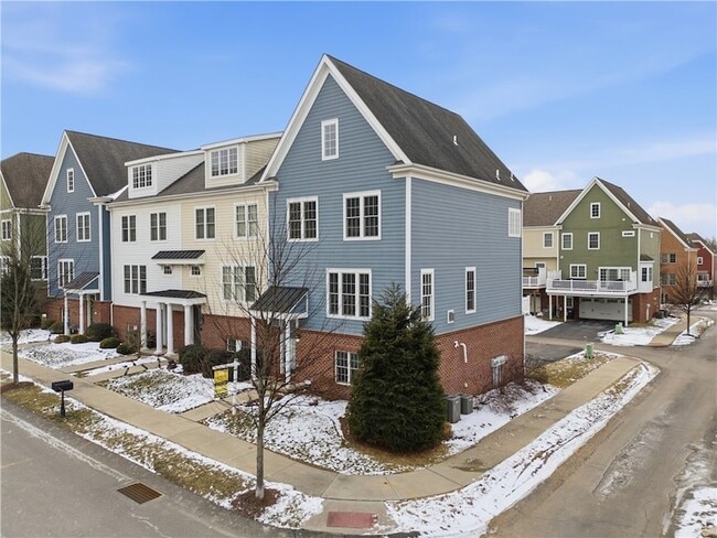 Photo - 200 Venango Trail Townhome