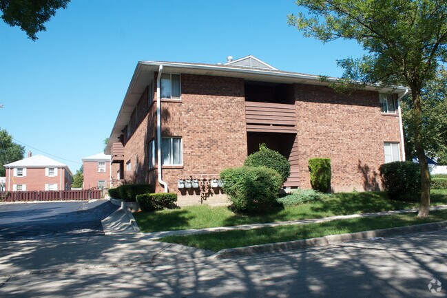 Building Photo - 8303 W North Ave