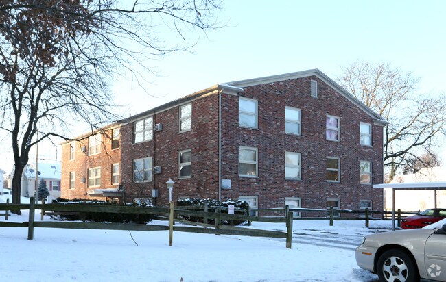 Foto del edificio - 2702 Rowland Ave NE