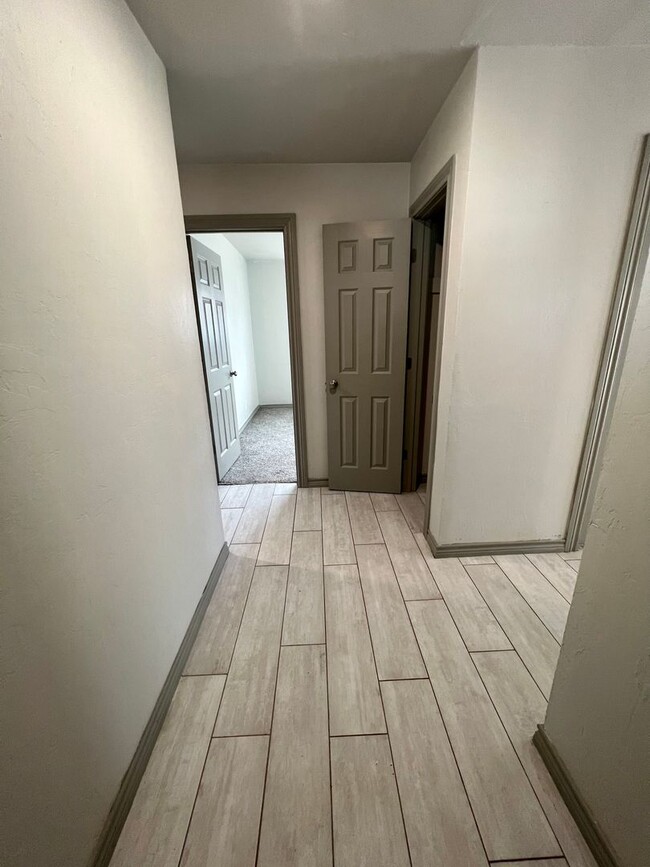 Building Photo - Updated home coming soon!!
