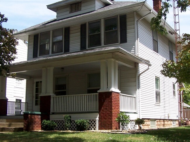 Frente de la casa - 71 Glenwood Blvd