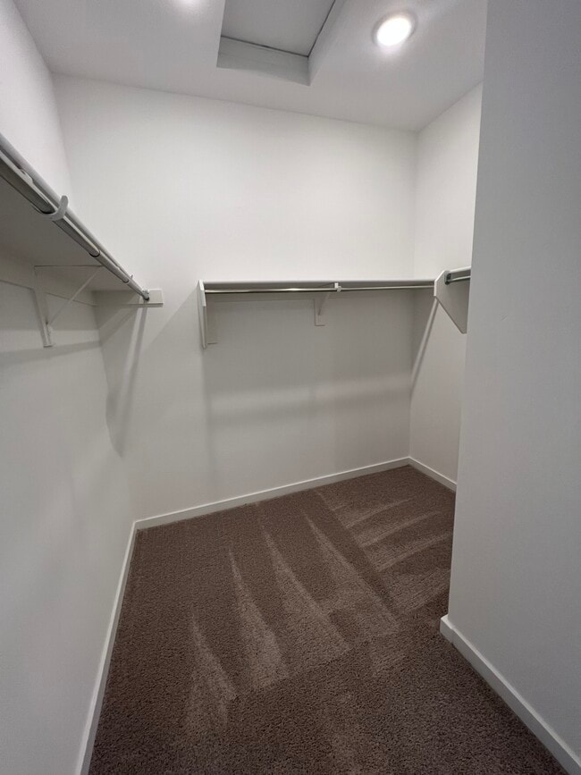 Building Photo - 40090 W Wade Dr