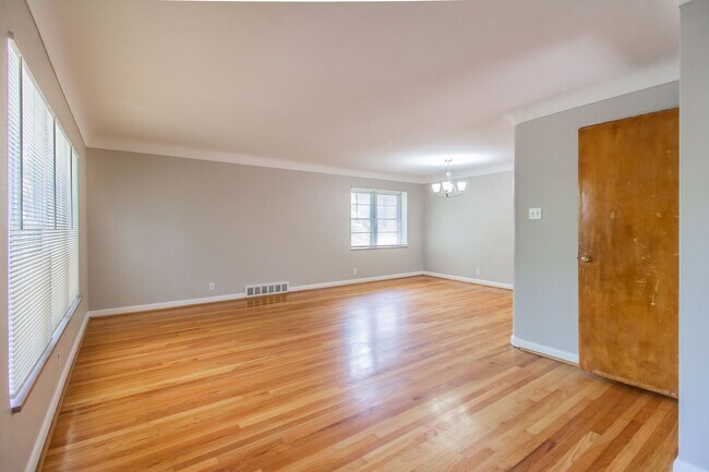 Building Photo - (867) 7212-14 Dartmouth