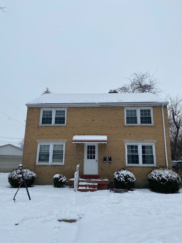 Primary Photo - 607-607-607-602 Lucas Dr