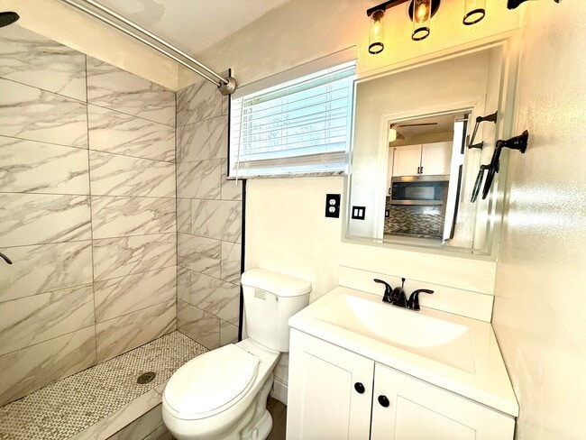 Foto del edificio - 3548 NW 39th Ave