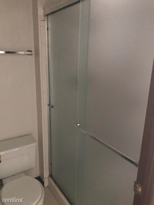 Building Photo - 3 br, 2 bath Apartment - 3237 Baltimore Ave