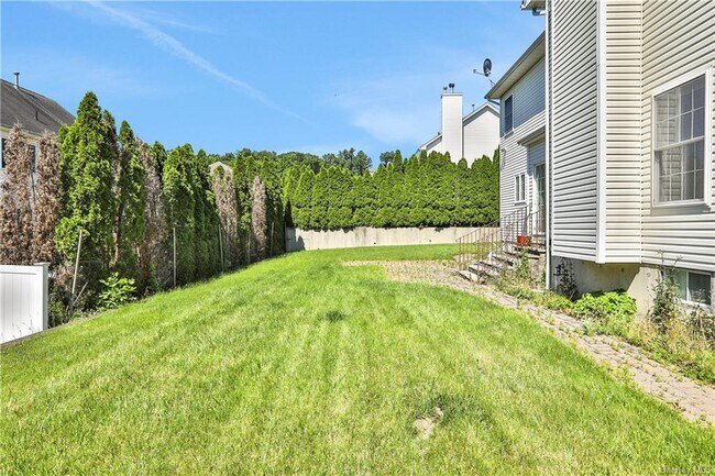 Building Photo - 2719 Colonial Dr