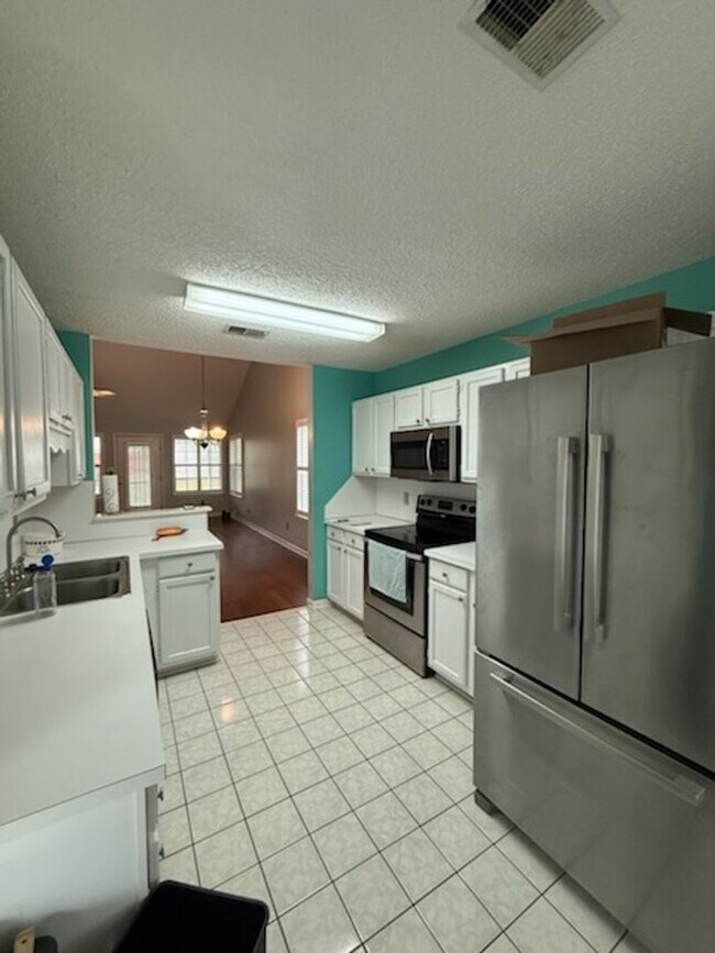 Foto del edificio - Charming 3-bedroom, 2-bath home in Florence,