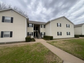Building Photo - 125 NE Johnson Ave