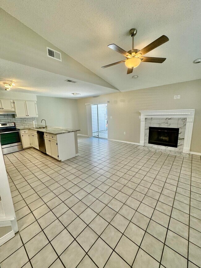 Building Photo - 5 Falcon Ridge Ln