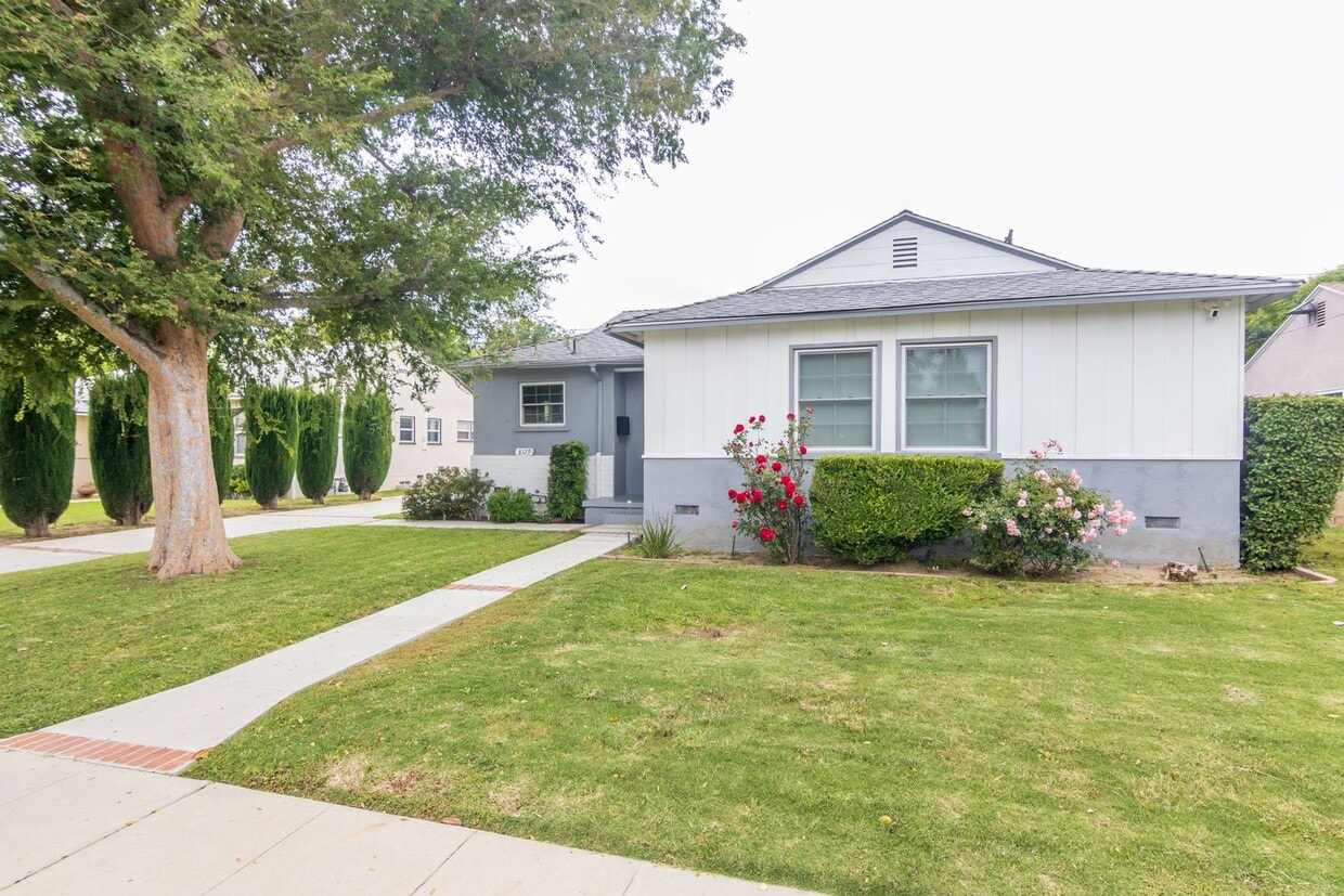 Foto principal - Charming single story home in heart of Reseda