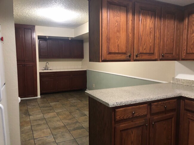 Foto del edificio - 823 Spyglass Ln