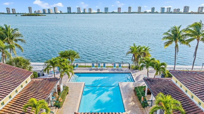 Foto del edificio - 1045 Lake Shore Dr