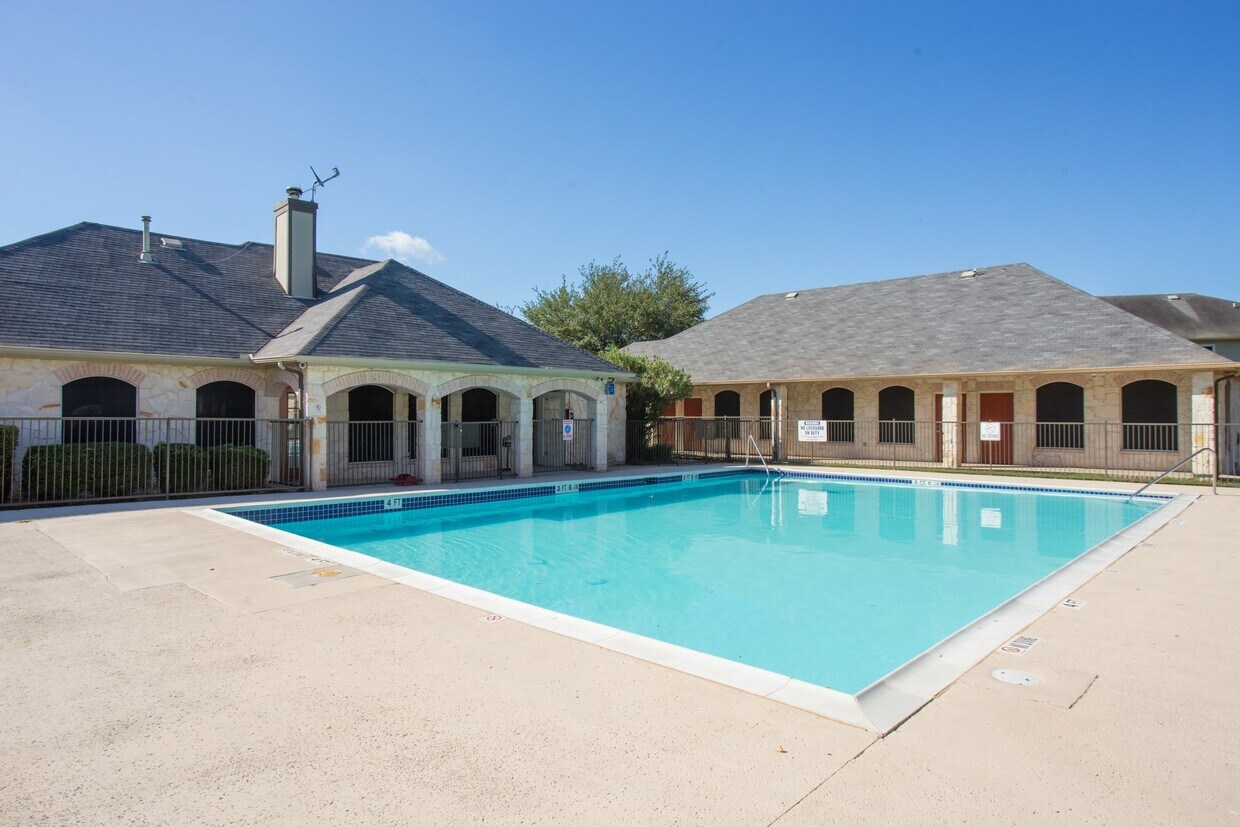 Huntington Meadows Apartments 7000 Decker Ln Austin, TX