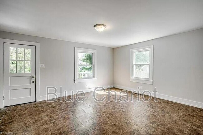 Foto del edificio - 528 Short St W