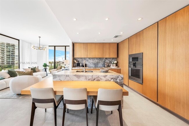 Building Photo - 500 Alton Rd