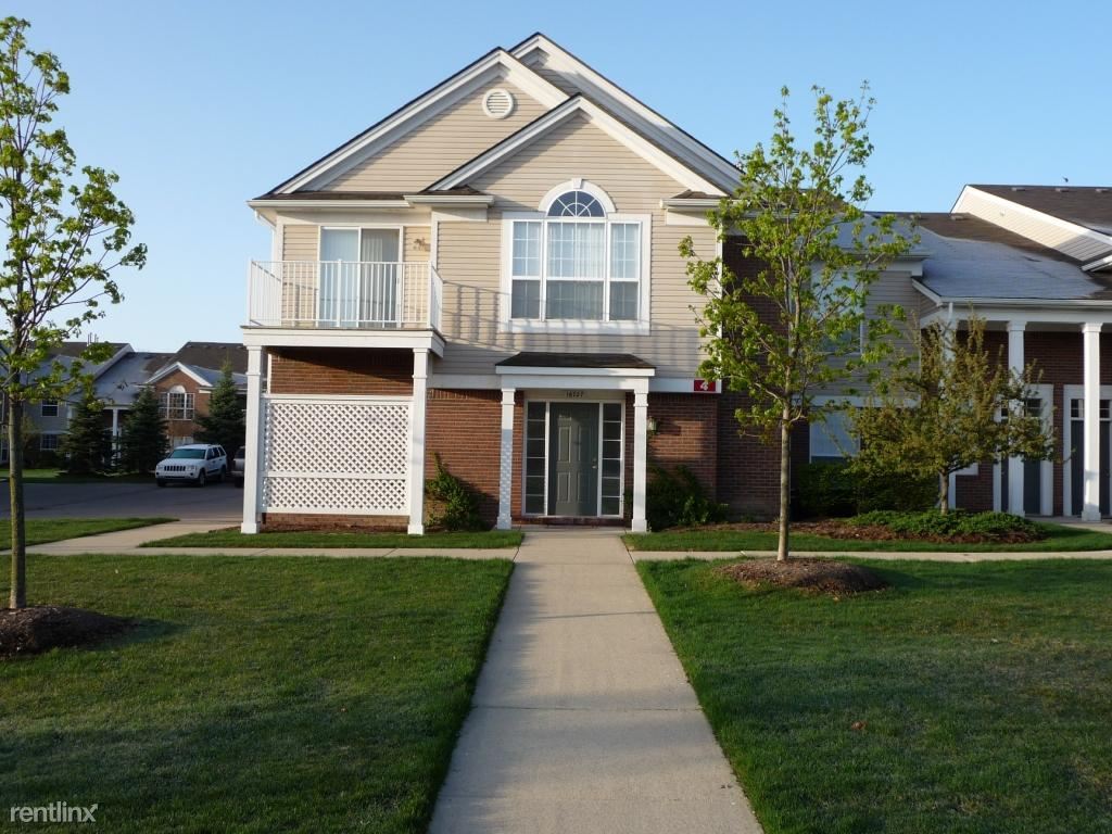 Primary Photo - 16727 Carriage Way