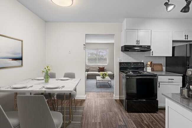 Comedor/cocina - Cobbs Creek Apartments