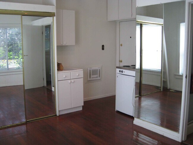 Building Photo - 50 Breeze Ave