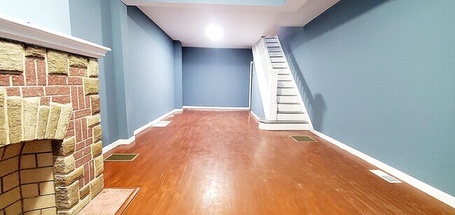 Foto del edificio - 2865 W Lafayette Ave