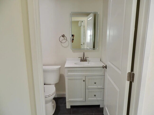 Foto del edificio - 22851 Valerio St