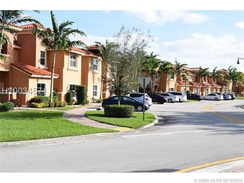 14322 SW 10th St, Pembroke Pines, FL 33027 Townhouse for Rent in