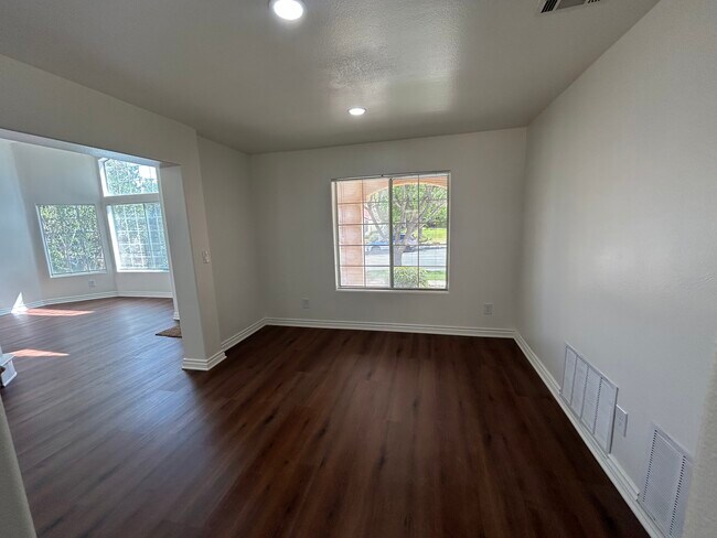 Foto del edificio - 39523 Beacon Ln