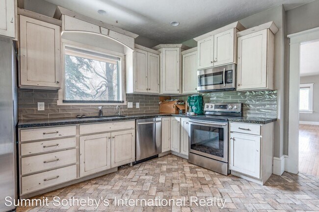 Foto del edificio - 2 br, 1 bath House - 6386 N. State Road 32