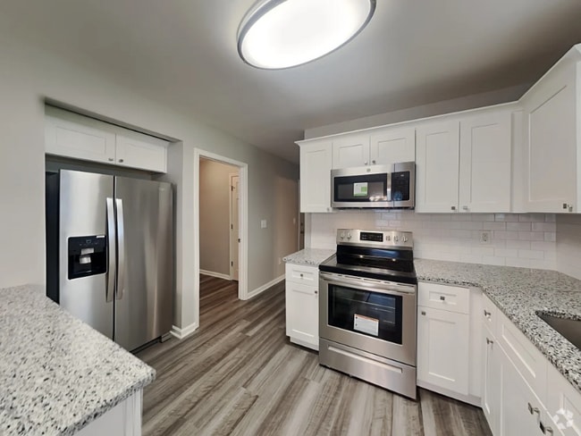 Building Photo - 1307 Crandon Dr