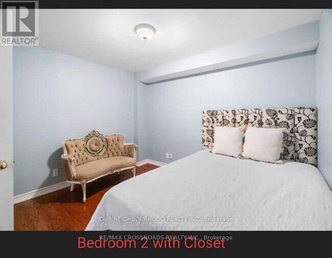 Building Photo - 1105 Centre St S