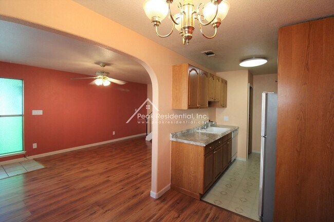 Foto del edificio - 2 br, 1 bath House - 6253 Longford Drive #2