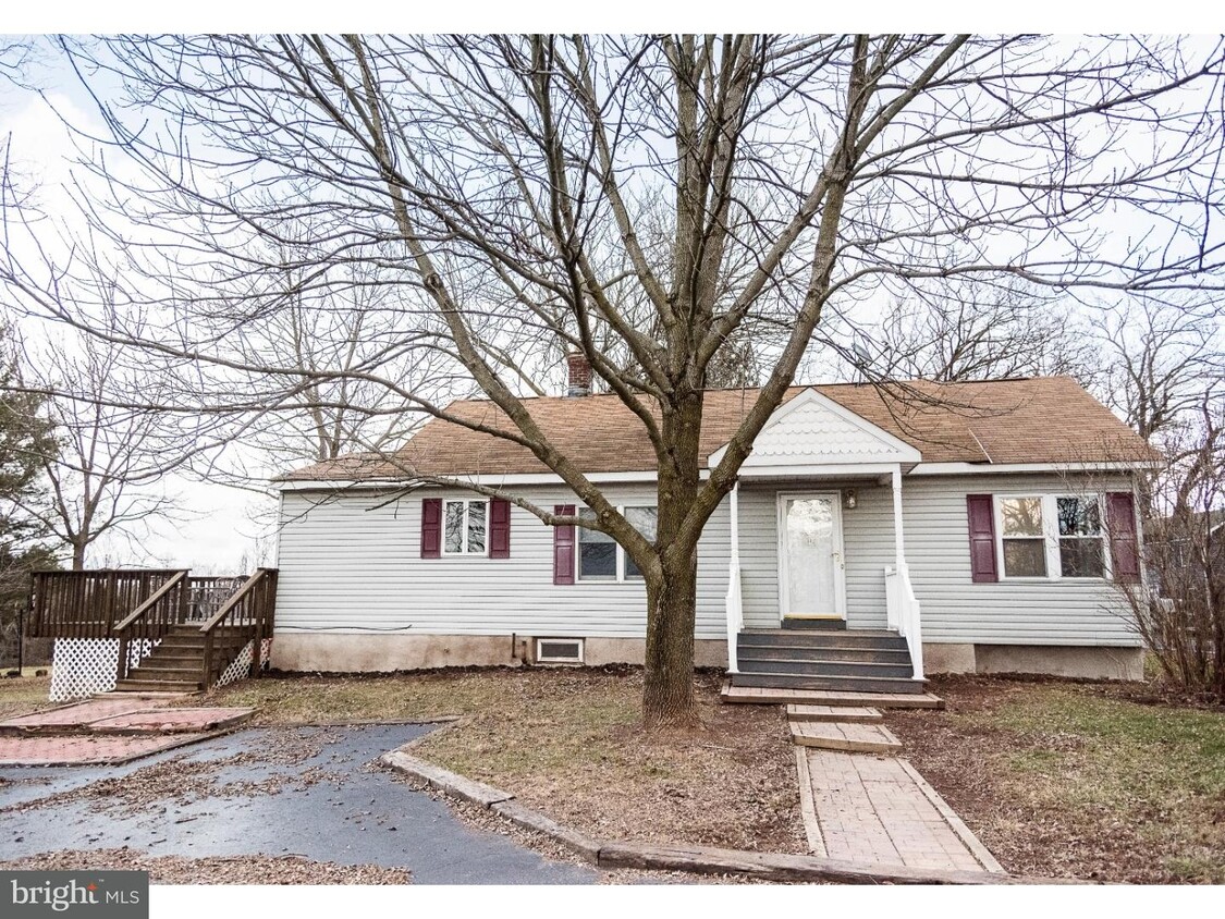Primary Photo - 117 Amwell Rd