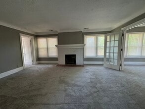Building Photo - 574 W Goldengate St