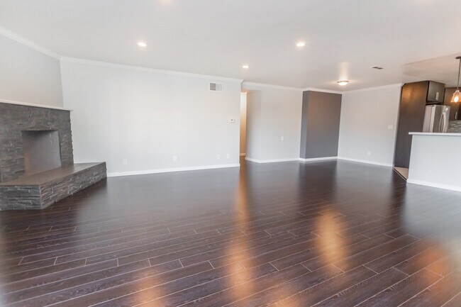 Building Photo - 211 Athol Ave