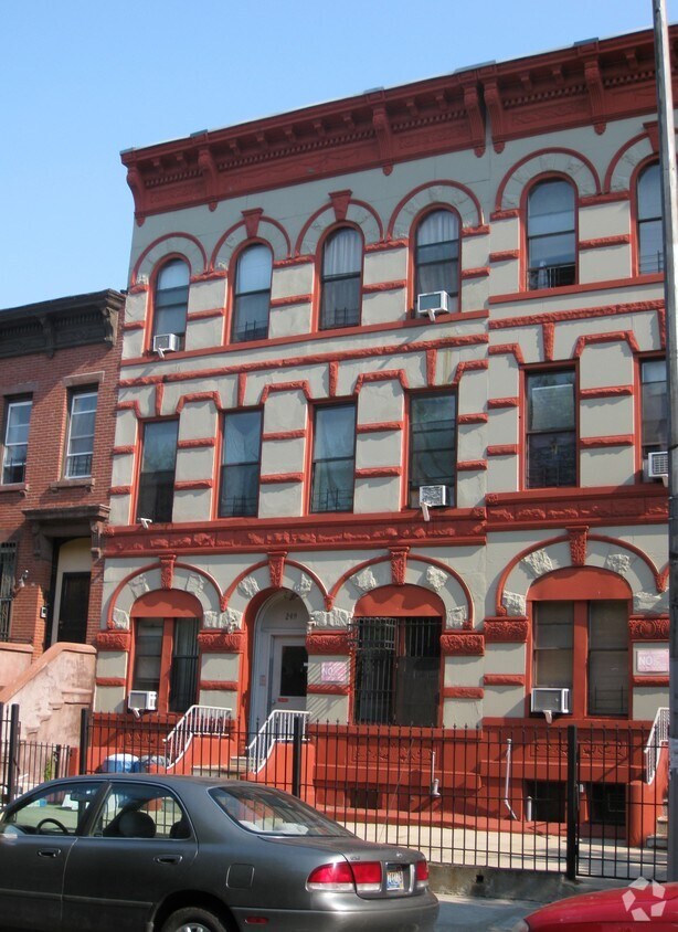 Foto del edificio - 249 Vernon Ave