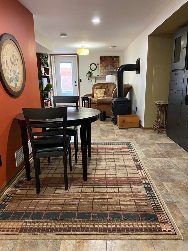 Dining area - 200 1st Ave S