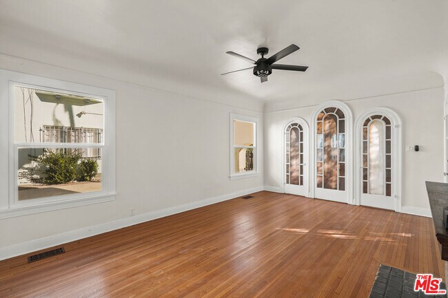 Foto del edificio - 1815 Grace Ave