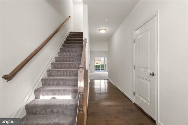 Foto del edificio - 7808 Taggart Ct